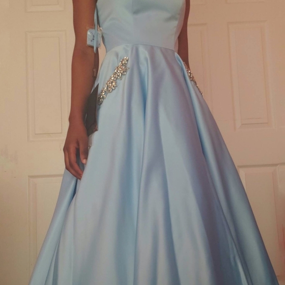 Prom Dress - Picture 1 of 6